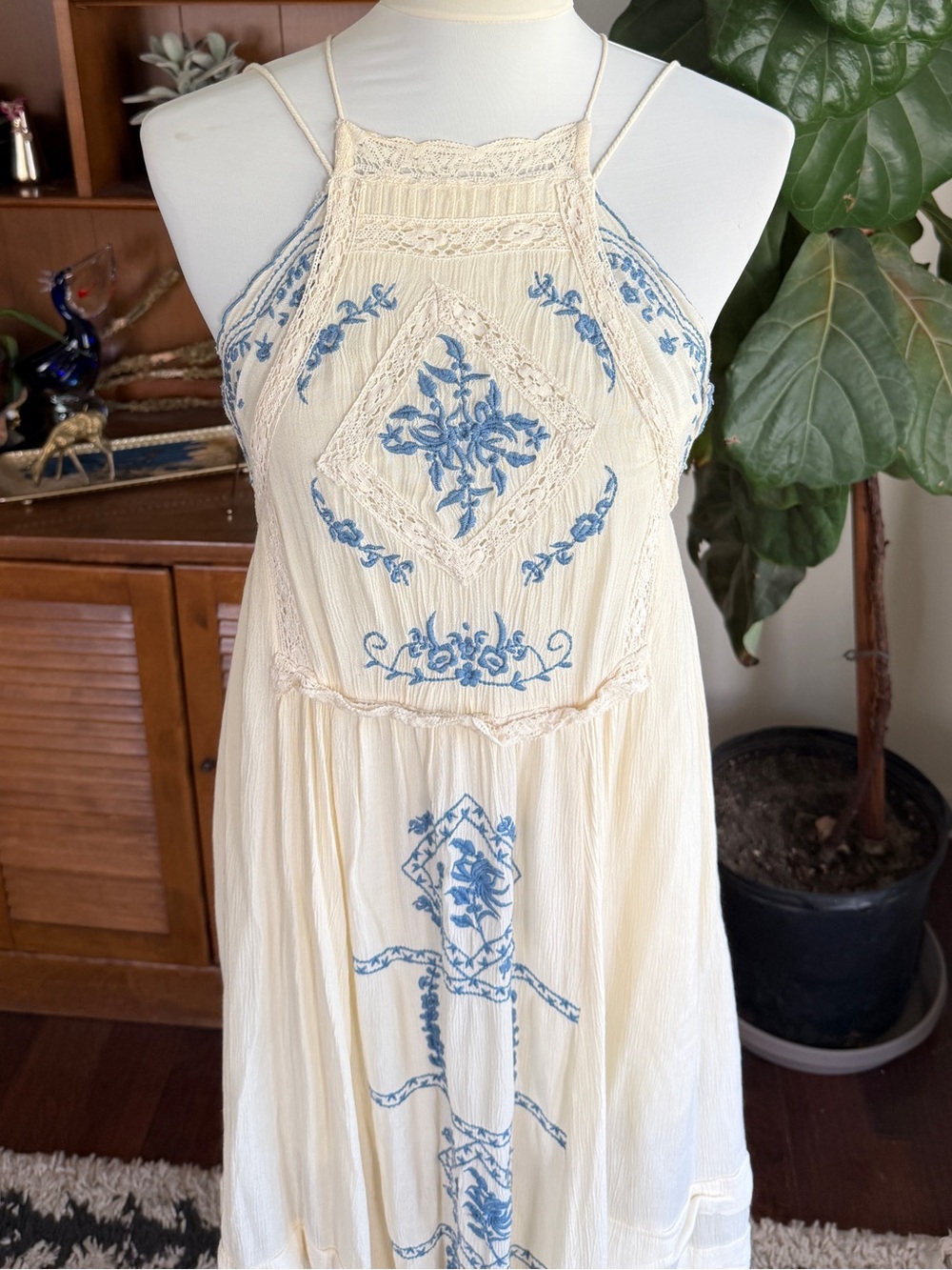 Free People Diamond in the Sky Cream Blue Embroidered Boho Sun Midi Dress XS - Picture 4 of 15
